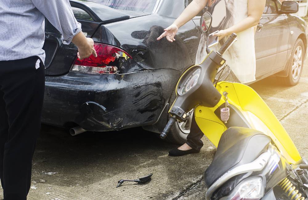 กรณีรถชนไม่มีประกัน